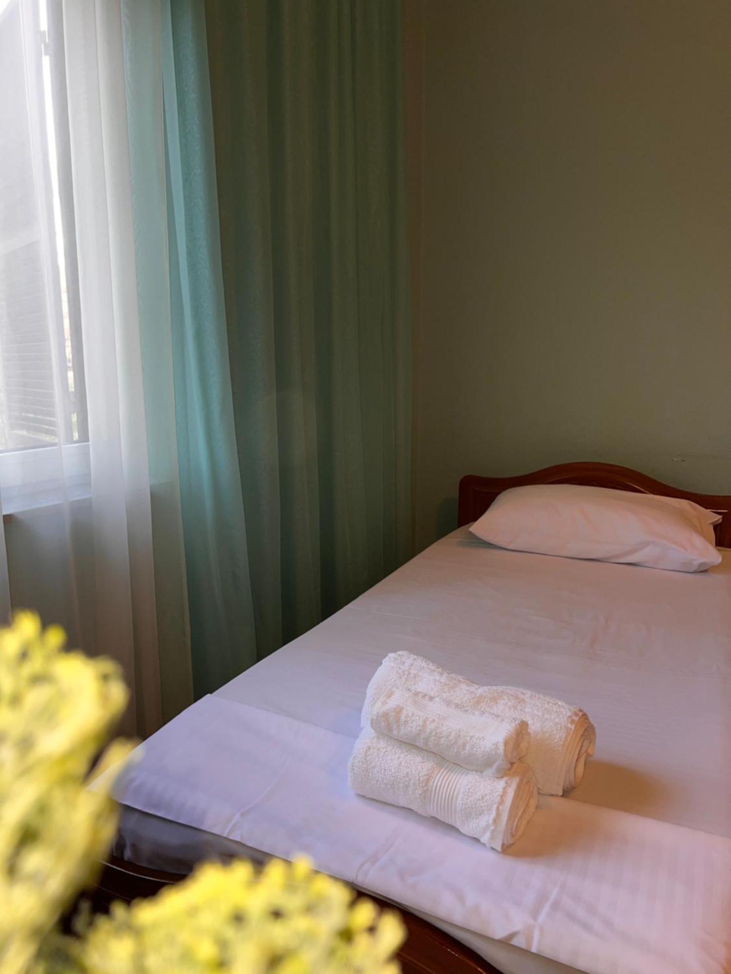 Berat Private Room In Haxhialiu Villa Eksteriør billede