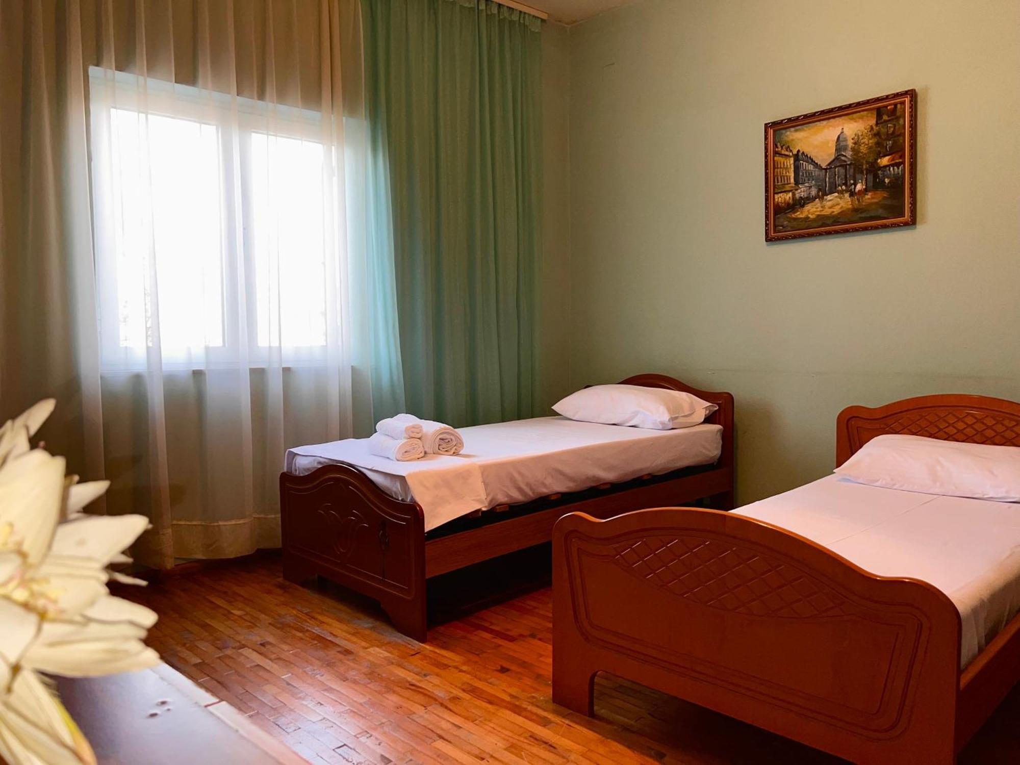 Berat Private Room In Haxhialiu Villa Eksteriør billede
