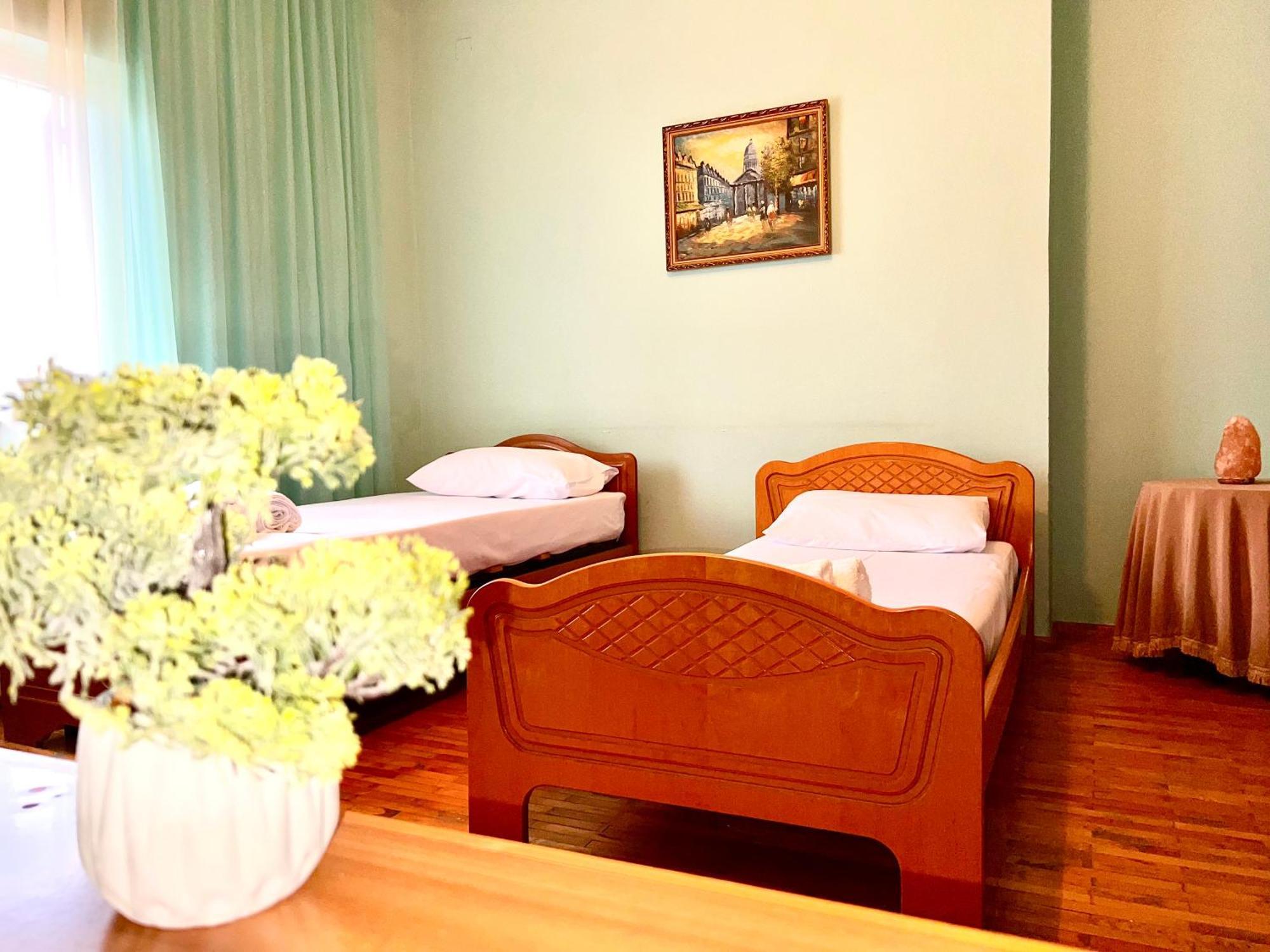 Berat Private Room In Haxhialiu Villa Eksteriør billede